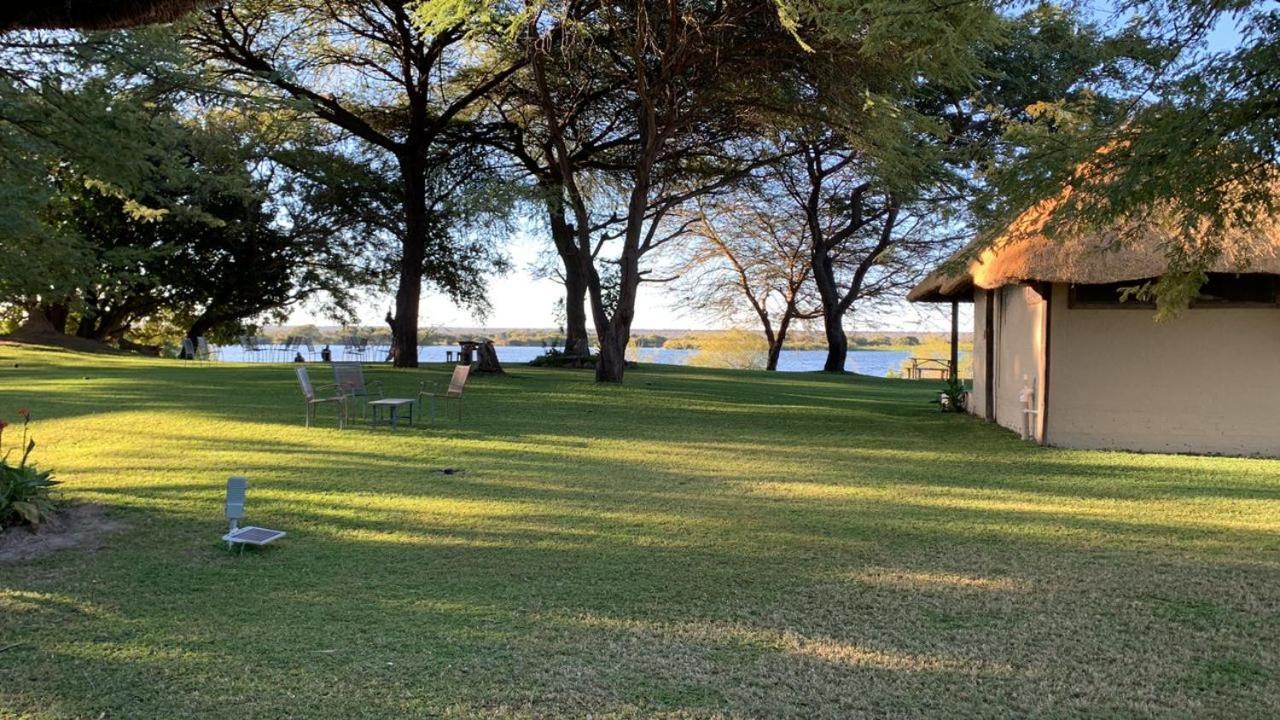 Big 5 Toro Lodge Kasane Exteriér fotografie